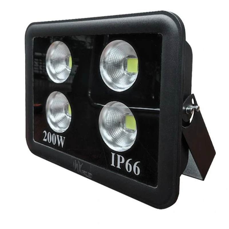 Đèn pha LED – Đèn chiếu sáng ngã tư 200W giá tại nhà máy – PTC
