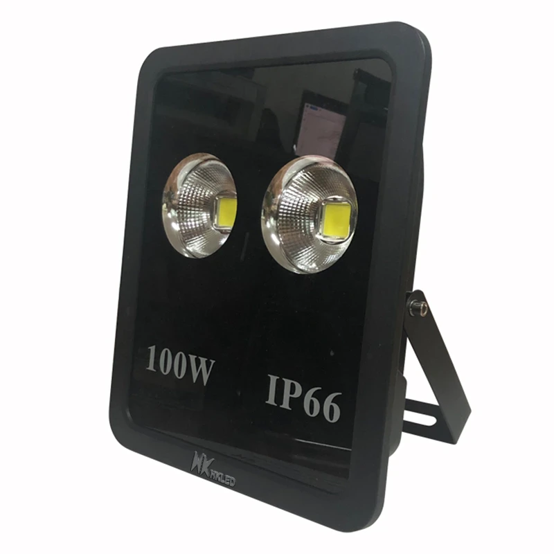 Đèn pha bãi đỗ xe 100W Thương hiệu uy tín tại Việt Nam – PTV