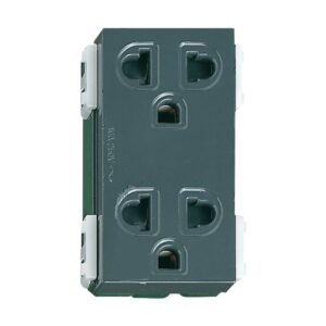 Ổ cắm đôi Panasonic WEV1582SW có màn che và nối đất